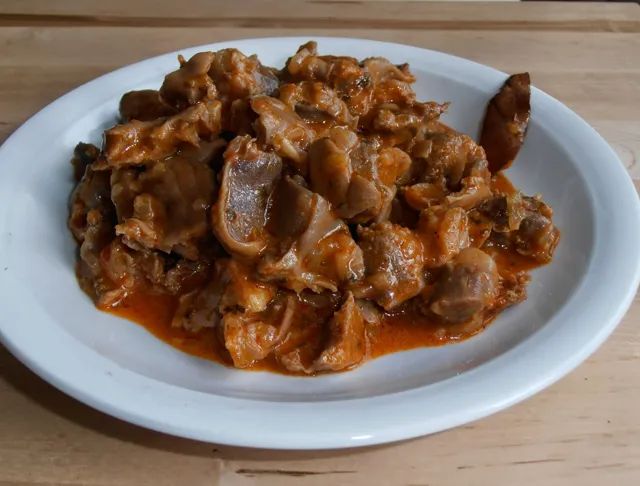 gesier sauté + alloco ou fritte ou igname grillé 